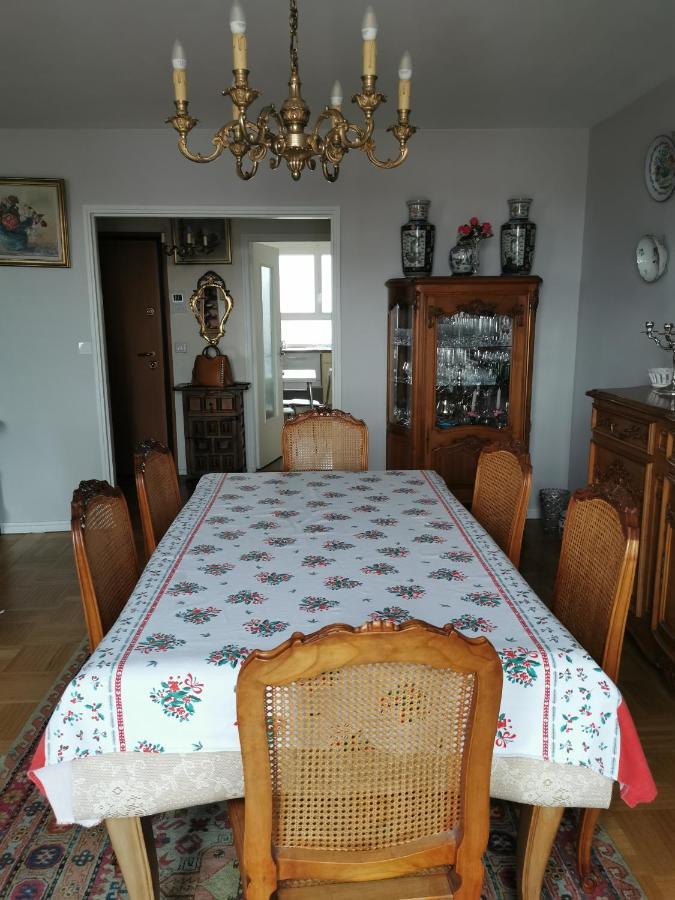 Apartment Clemenceau 82